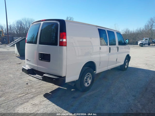 Chevrolet Express Cargo Rwd 2500 Regular Wheelbase Wt 2021 1GCWGAFPXM1309751 Image 4