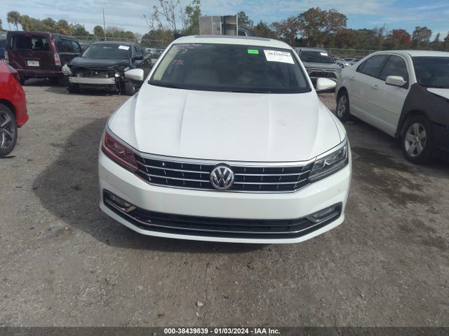 1VWGT7A32HC023682 Volkswagen Passat 1.8t Se