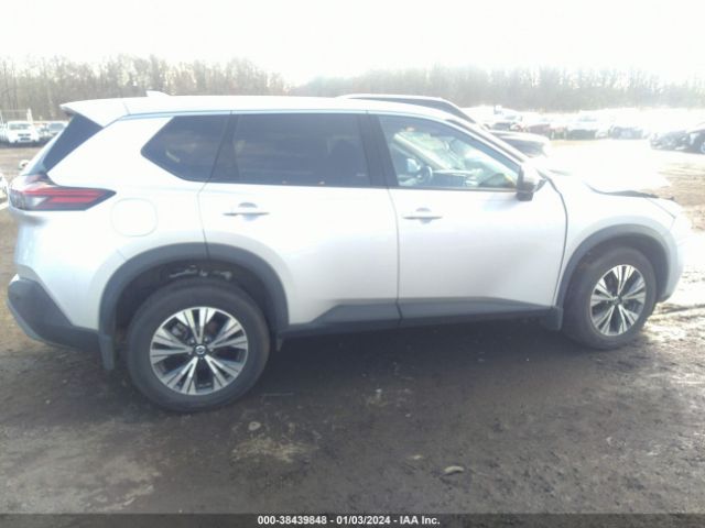 5N1AT3BB2MC822620 Nissan Rogue Sv Intelligent Awd