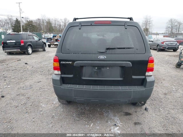 2005 FORD ESCAPE XLS VIN: 1FMYU92ZX5DA19240
