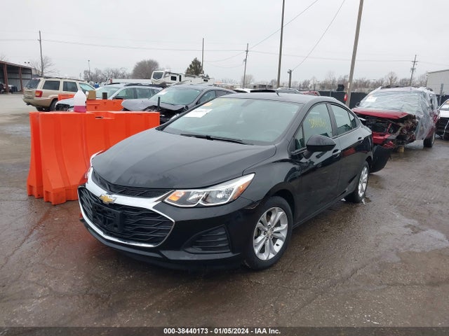 Chevrolet CRUZE LS 2019 1G1BC5SM3K7119824 Image 2
