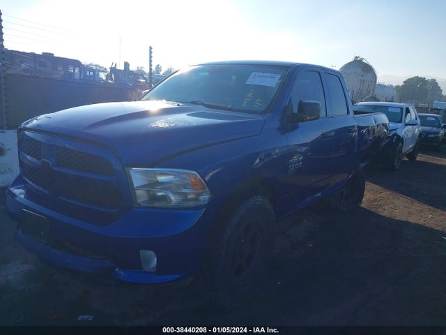 RAM 1500 Classic Express Quad Cab 4x2 6'4 Box 2019 1C6RR6FG3KS552479 Image 2