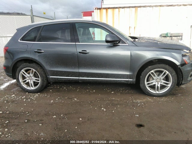 Audi Q5 2.0t Premium 2017 WA1C2AFP2HA098806 Image 13