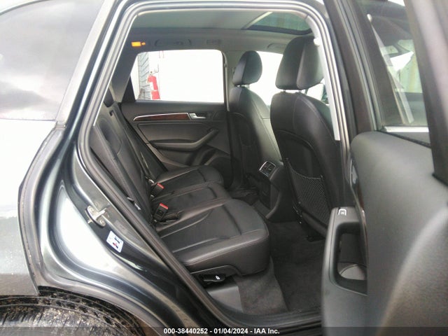 Audi Q5 2.0t Premium 2017 WA1C2AFP2HA098806 Image 8