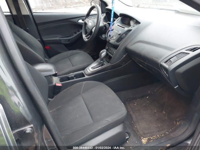 2017 FORD FOCUS SE VIN: 1FADP3F24HL232883