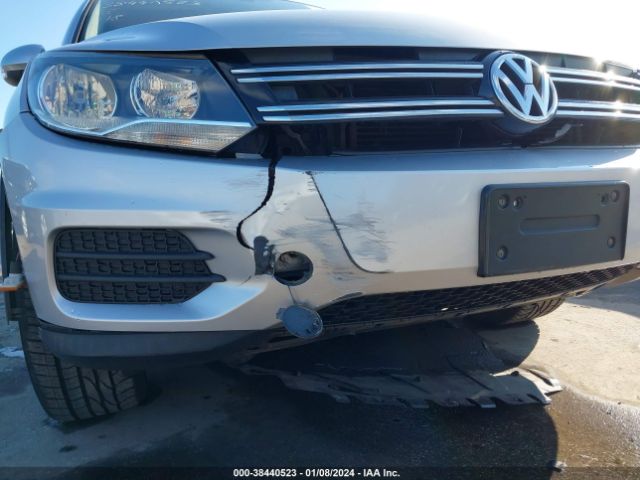WVGBV7AX7GW582731 Volkswagen TIGUAN S