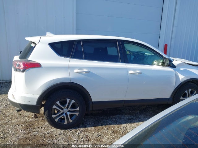 Toyota RAV4 LE 2018 JTMBFREV8JJ244135 Image 13