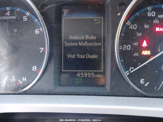 Toyota RAV4 LE 2018 JTMBFREV8JJ244135 Image 15