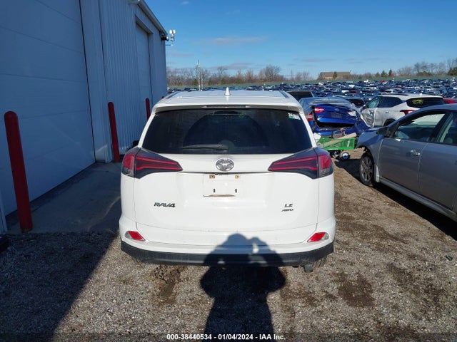 Toyota RAV4 LE 2018 JTMBFREV8JJ244135 Image 16