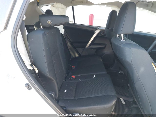Toyota RAV4 LE 2018 JTMBFREV8JJ244135 Image 8
