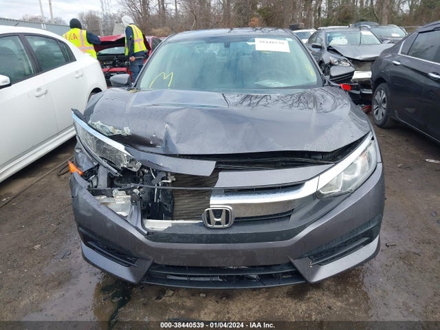 Honda Civic Lx 2018 2HGFC2F54JH525092 Image 12