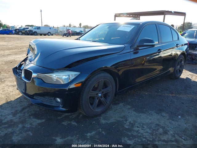 BMW 320i 2014 WBA3B1C59EK134910 Image 2