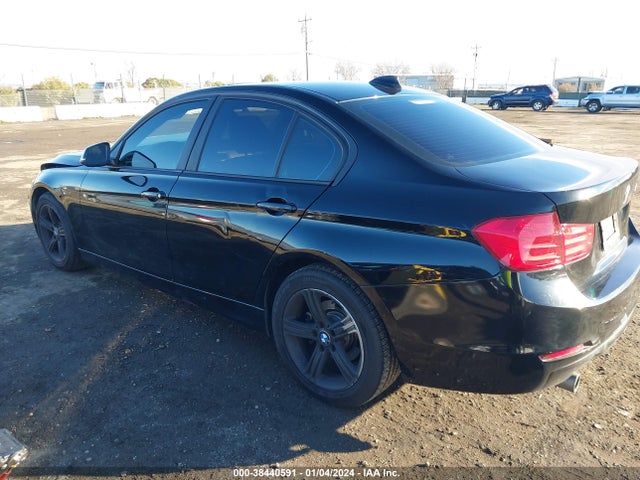BMW 320i 2014 WBA3B1C59EK134910 Image 3