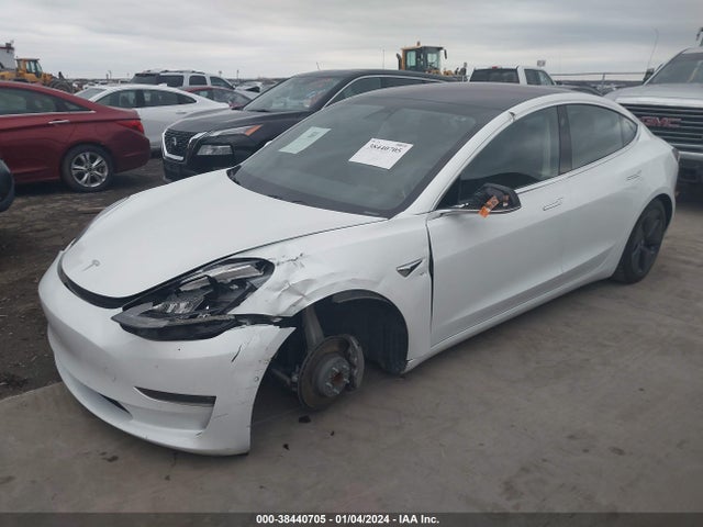 Tesla Model 3 Long Range/mid Range 2018 5YJ3E1EA1JF162373 Image 2