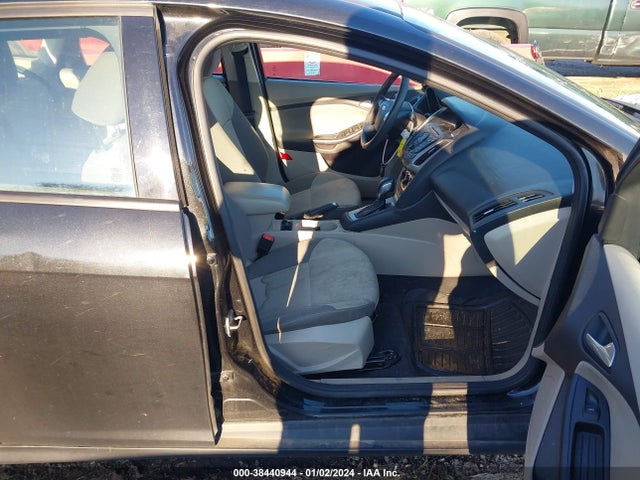1FADP3F21EL395759 Ford FOCUS SE