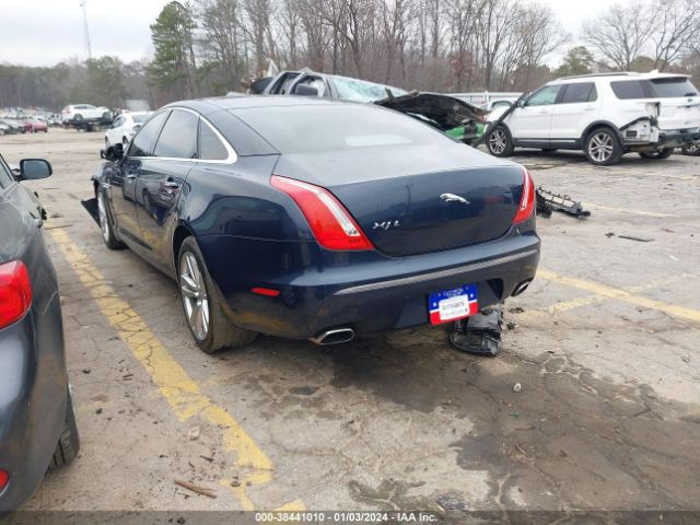 2011 JAGUAR XJ SAJWA2GB7BLV16627 Photo 2