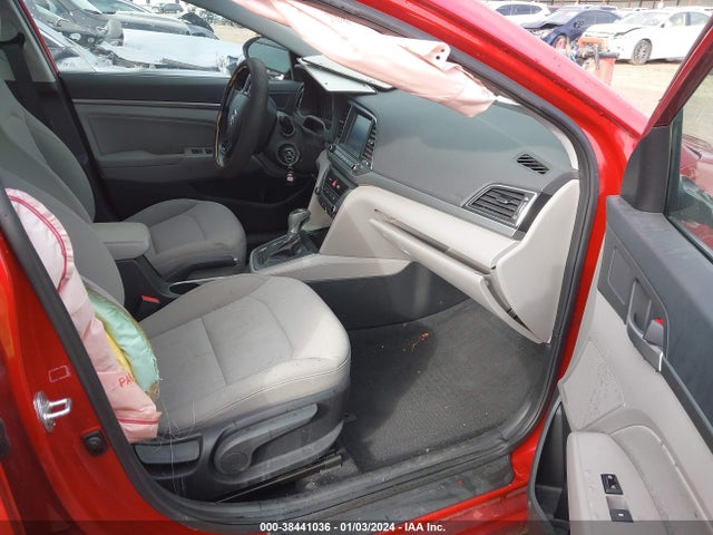 2018 Hyundai Elantra Sel მანქანა იყიდება აუქციონზე, vin: 5NPD84LFXJH315085, აუქციონის ნომერი: 38441036
