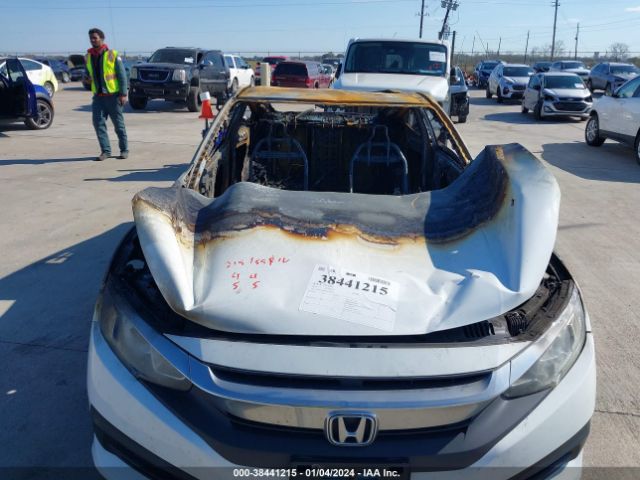 2HGFC4B00JH300738 Honda Civic Lx-p
