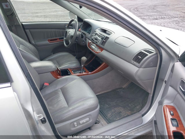 2004 TOYOTA CAMRY XLE V6 VIN: 4T1BF32K44U065712