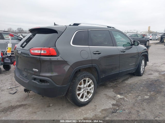 1C4PJLCSXHW554570 Jeep Cherokee Latitude Fwd