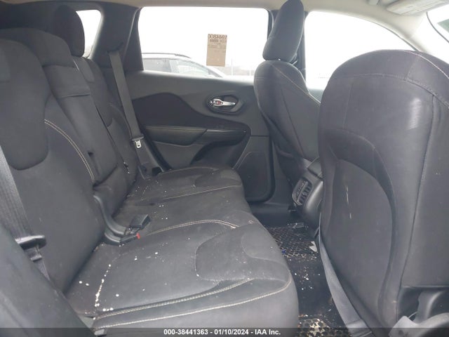 1C4PJLCSXHW554570 Jeep Cherokee Latitude Fwd