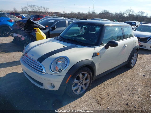 2008 MINI COOPER WMWMF33588TT64568 Photo 1