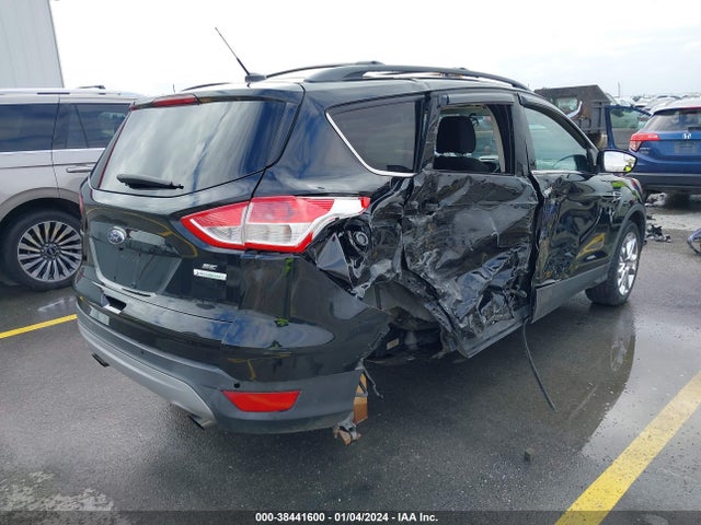 1FMCU0GX0EUB78216 Ford ESCAPE SE