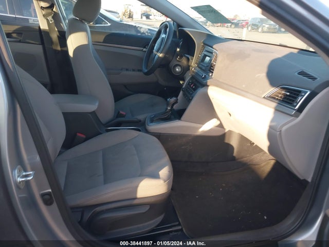 Hyundai ELANTRA SE 2017 5NPD74LF2HH164577 Image 5