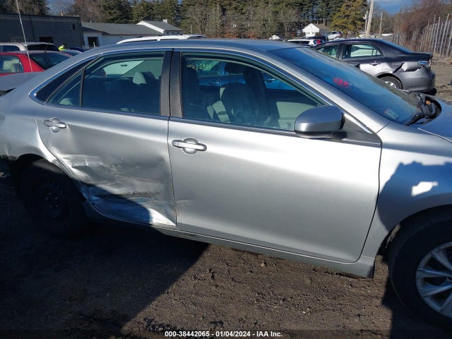 2015 Toyota Camry Le მანქანა იყიდება აუქციონზე, vin: 4T1BF1FKXFU900097, აუქციონის ნომერი: 38442065