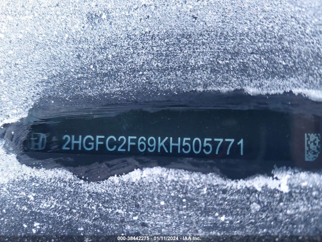 2019 HONDA CIVIC LX VIN: 2HGFC2F69KH505771
