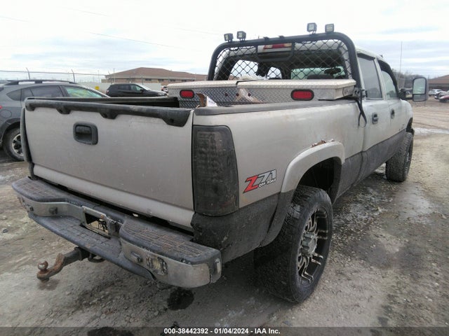 2004 GMC SIERRA 2500HD SLE VIN: 1GTHK23204F184509