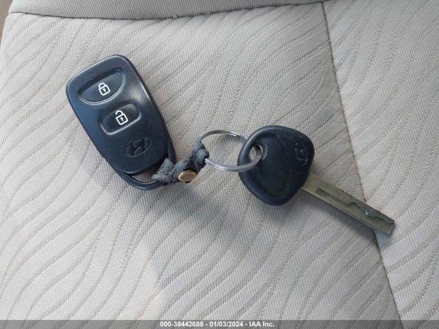 2012 HYUNDAI ACCENT GLS VIN: KMHCU4AE2CU061491