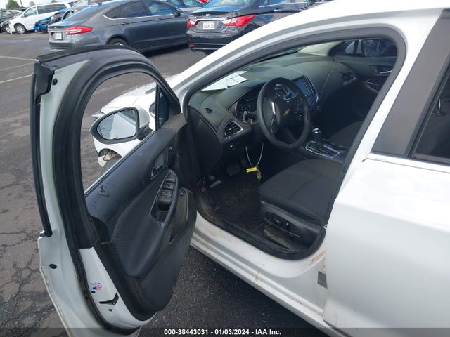 Chevrolet Cruze Lt Auto 2018 1G1BE5SM7J7102100 Image 5