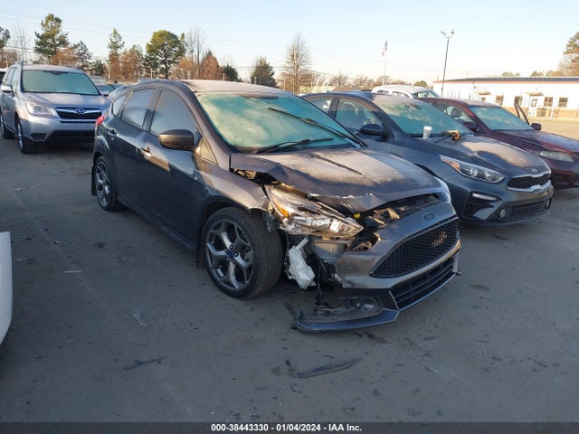 Ford FOCUS ST 2017 1FADP3L98HL346600 Image 1