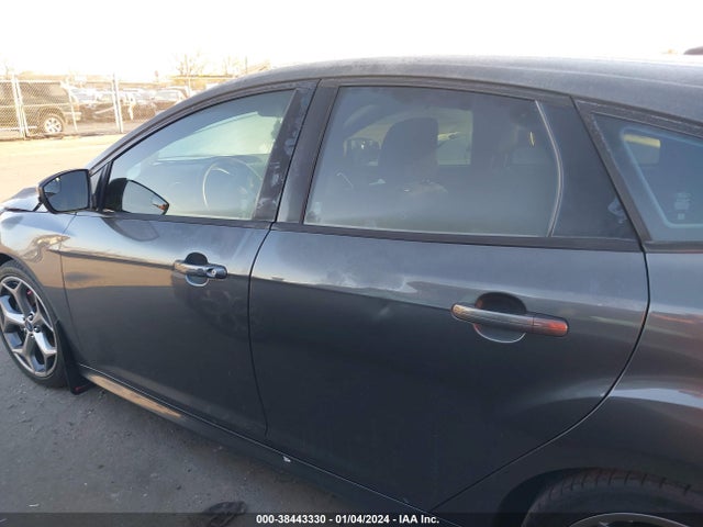 Ford FOCUS ST 2017 1FADP3L98HL346600 Image 15