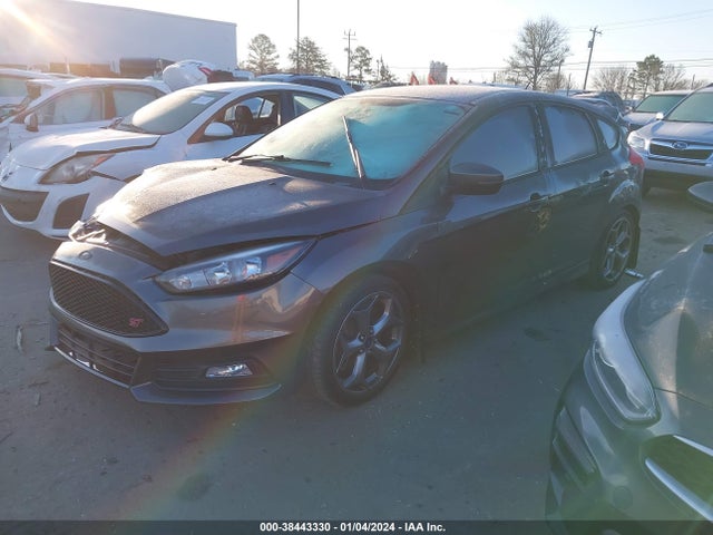 Ford FOCUS ST 2017 1FADP3L98HL346600 Image 2