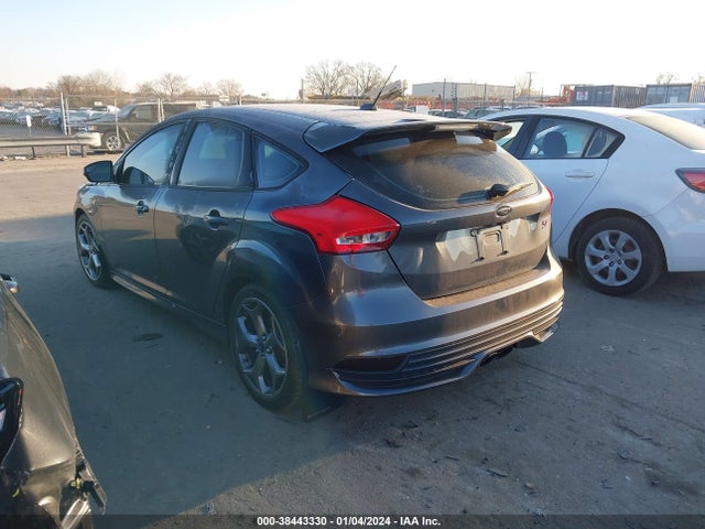 Ford FOCUS ST 2017 1FADP3L98HL346600 Image 3