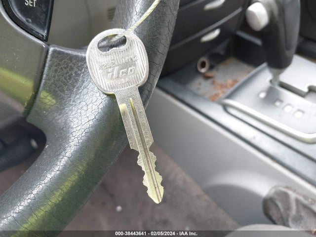 2009 KIA SORENTO LX VIN: KNDJD735695890304