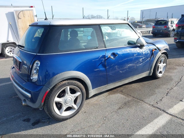 2004 MINI COOPER WMWRC33414TC50768 Photo 3