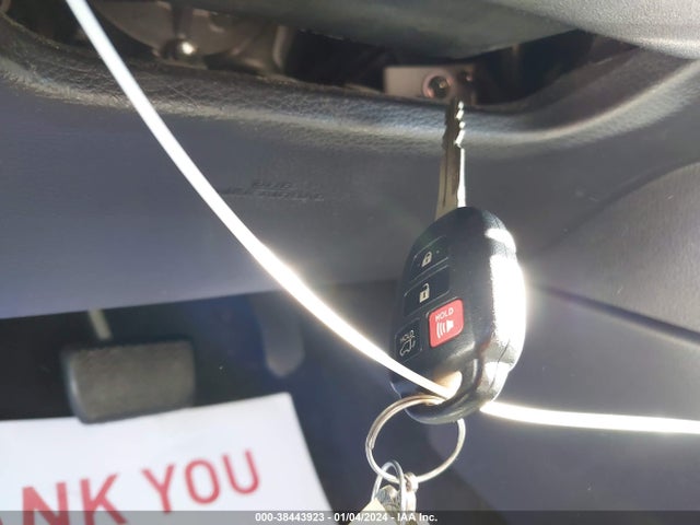 2014 TOYOTA COROLLA LE VIN: 5YFBURHE4EP113271