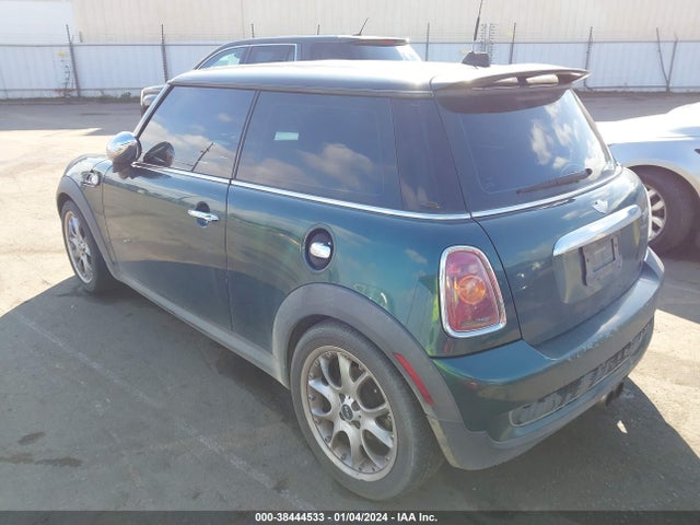 2007 MINI COOPER S WMWMF73557TT82502 Photo 2