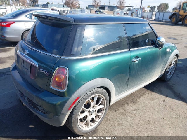 2007 MINI COOPER S WMWMF73557TT82502 Photo 3