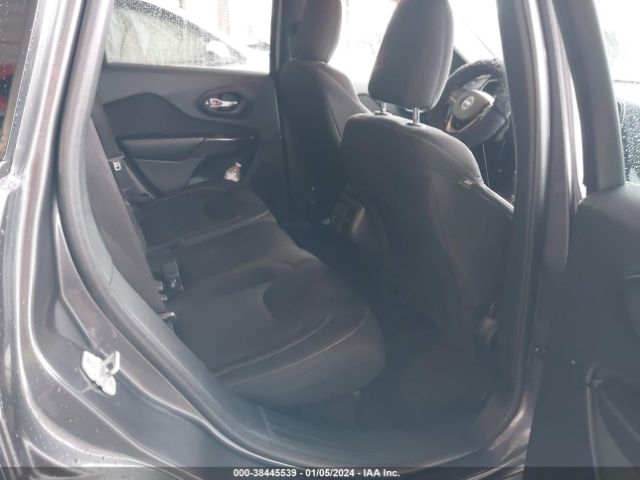 1C4PJLCB8FW516249 Jeep Cherokee Latitude
