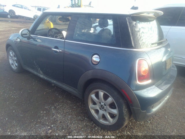2010 MINI COOPER S WMWMF7C5XATW89896 Photo 2