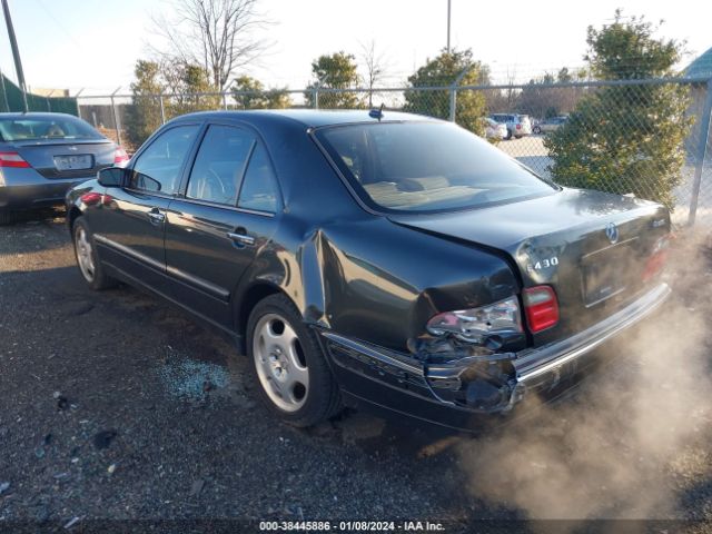 2002 MERCEDES-BENZ E-CLASS WDBJF83J52X071788 Photo 2