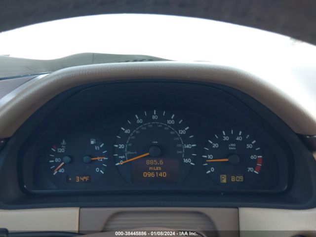 2002 MERCEDES-BENZ E-CLASS WDBJF83J52X071788 Photo 6