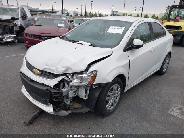 Chevrolet SONIC LS 2017 1G1JB5SH6H4148648 Image 2