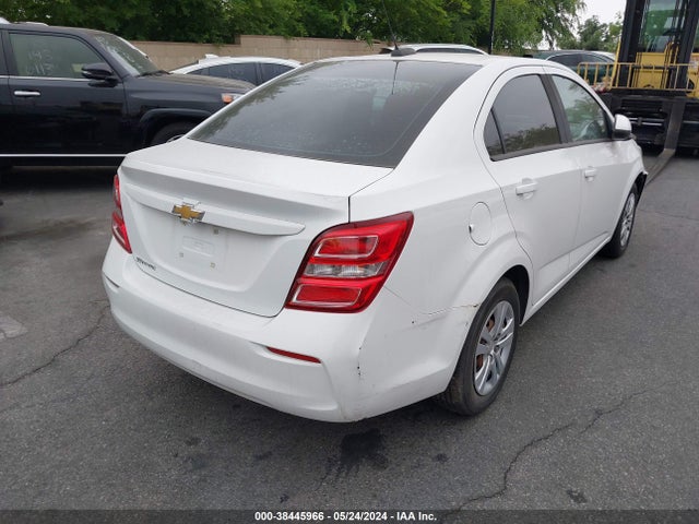 Chevrolet SONIC LS 2017 1G1JB5SH6H4148648 Image 4