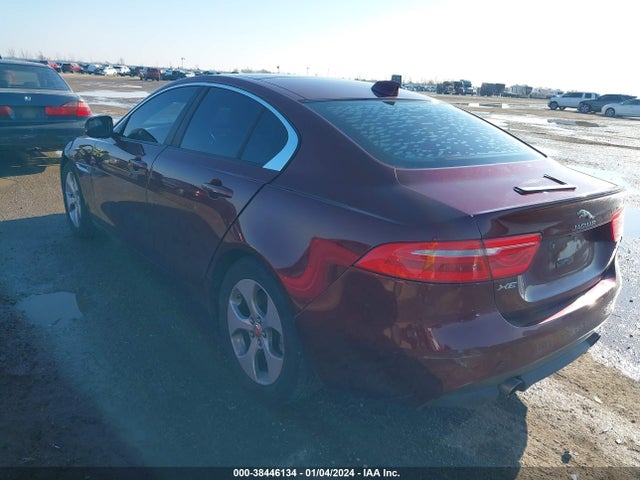 2017 JAGUAR XE SAJAR4BG0HA968084 Photo 2