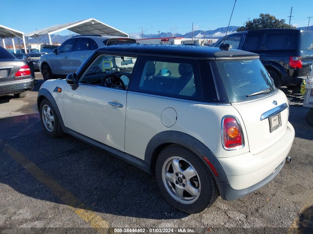 2009 MINI COOPER WMWMF33519TT69385 Photo 2